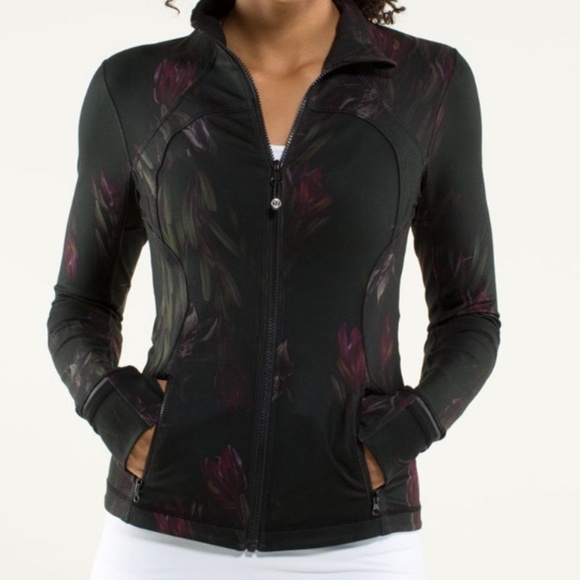 Lululemon Forme Jacket Cuffins | Size 4 | Midnight Iris - Picture 1 of 10